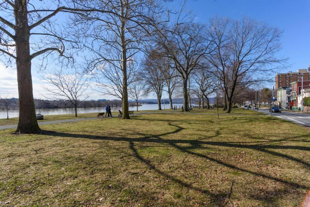 Flats On Front - Riverfront Gem Fast Wi-Fi 3F Harrisburg Exterior photo